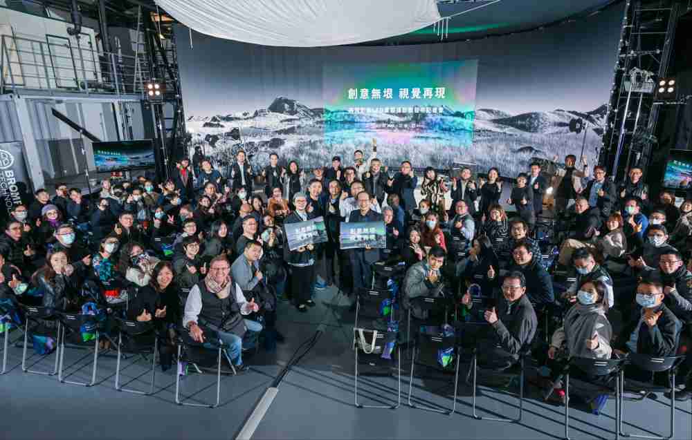 再现影像LED虚拟制作摄影棚整合拍摄场景、、内容制作、、技术指导到设备租借一站式服务，，，，可望提升LED虚拟制作的影视效能，，，，进而产出更多高质量细致作品